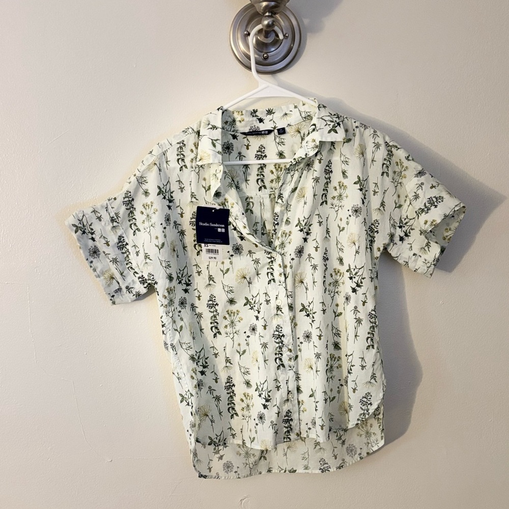 Studio Sanderson for Uniqlo 100% cotton short sleeve soft floral button down